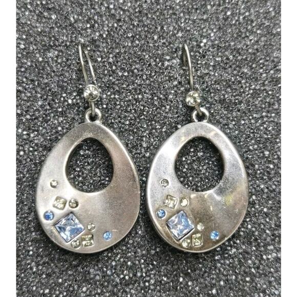Kenneth Cole KC signed silver toned Blue Stones round Dangle earrings Elegant - Picture 1 of 4